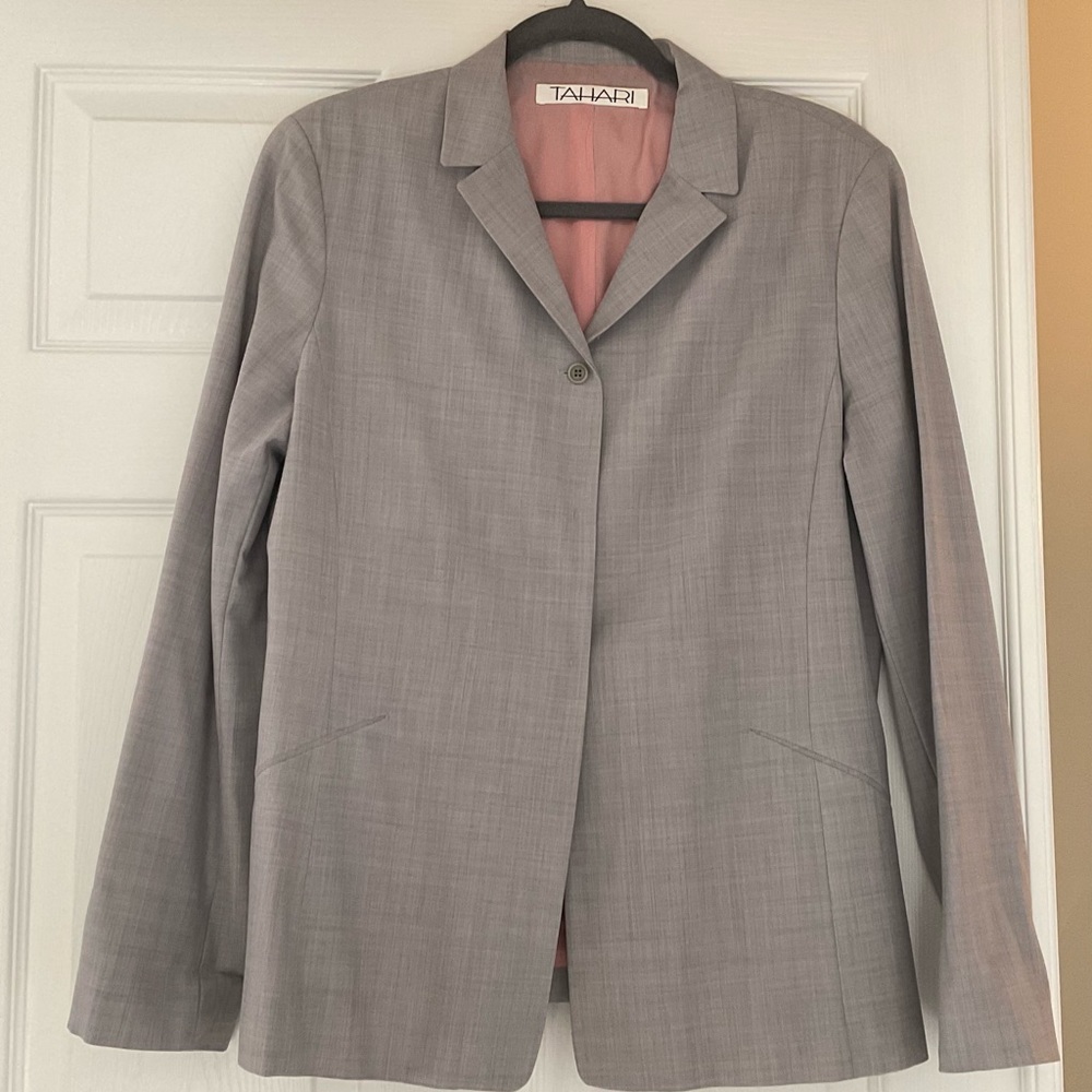 Tahari ,pant suit